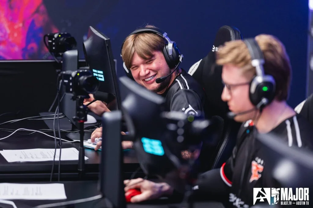 cs2-s1mple-smiling-austin-major-1024x683.webp